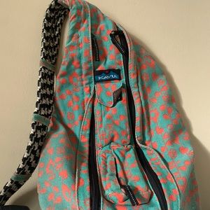 KAVU printed crossbody sling bag